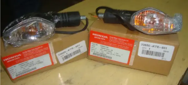 Winker/ Indicator/ Blinker Assembly Rear/right 33600kte601 Honda Shine (oem),