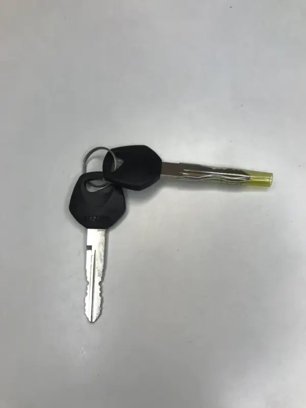 Lock Set For Suzuki Hayate Ignition Lock Tank Cap Tool Box Lock 2 Keys Genuine Product 37019-28g60-000 - Image 6
