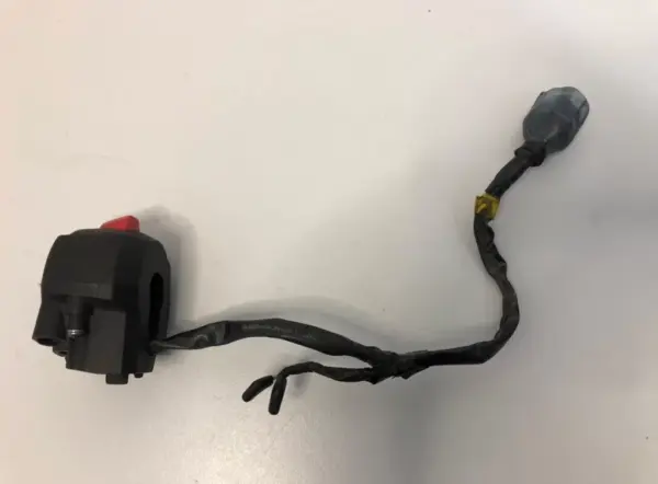 Switch Assembly Right Hand For Tvs Apache 200v/160v Bs4 - Image 2