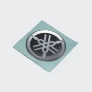 Stckr Visor Glass (logo) For Yamaha (25mm)