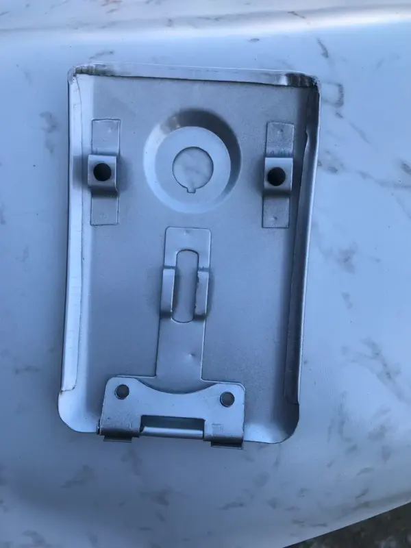 Petrol Tank Lid Plate For Splendor Plus All Models Silver Colour - Image 2